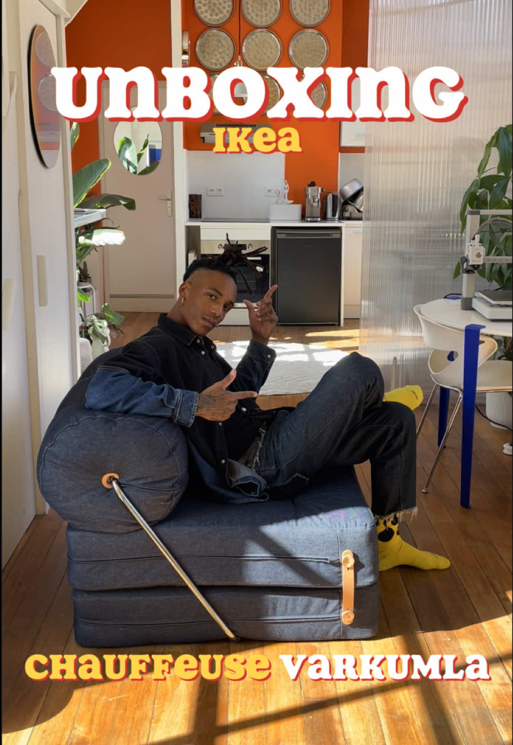 Ma nouvelle chauffeuse en jean ✨ #interiordesign #cozyathome #livingroom #homedecor   Je viens enfin de craquer pour la chauffeuse VÅRKUMLA de chez @IKEA France !  Ça faisait un moment que je l’avais repérée 👀 Convertible avec plusieurs options de couchage, pratique et stylée à la fois 💙 Alors, vous aimez ?