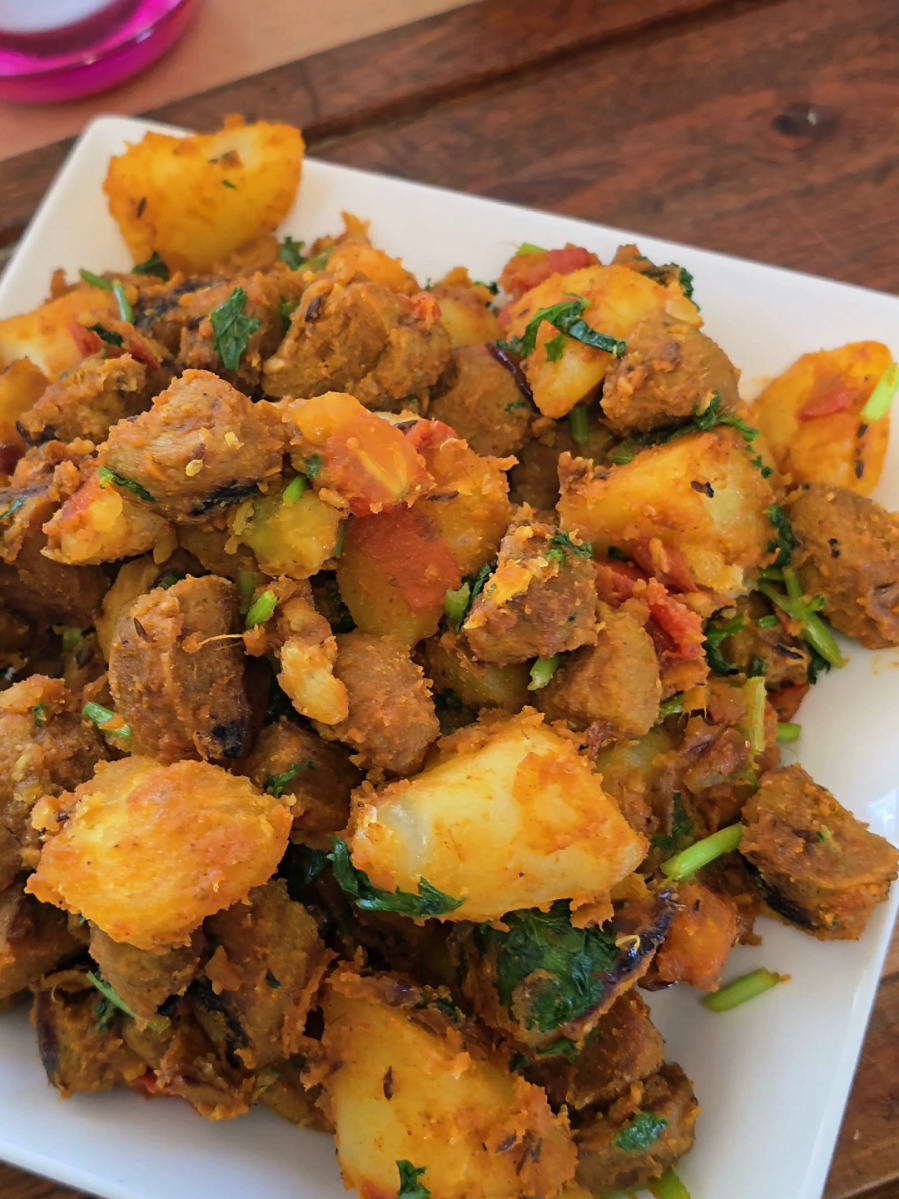 Aalu Soyabean ko Sukhkha Tarkari #fyp #foryou #foryoupagе #himalayanmumsrecipes 