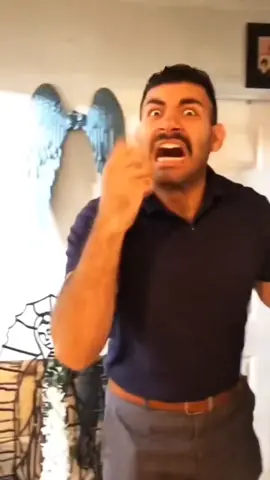 his expression is funny 😆😆😆😆😆#viralvideo #fyp #usa_tiktok🇺🇸🇺🇸 #viral?videotiktok😇😇 #jumpscared 