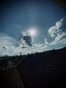 把鱼放回水里，让船回到岸边仿佛从未承诺过。一场都是偶然 Thả cá về với nước, để thuyền về với bờ Như chưa từng hẹn ước, tất cả là tình cỡ. #xuhuongtiktok #fyp #chill #buon #tamtrang 