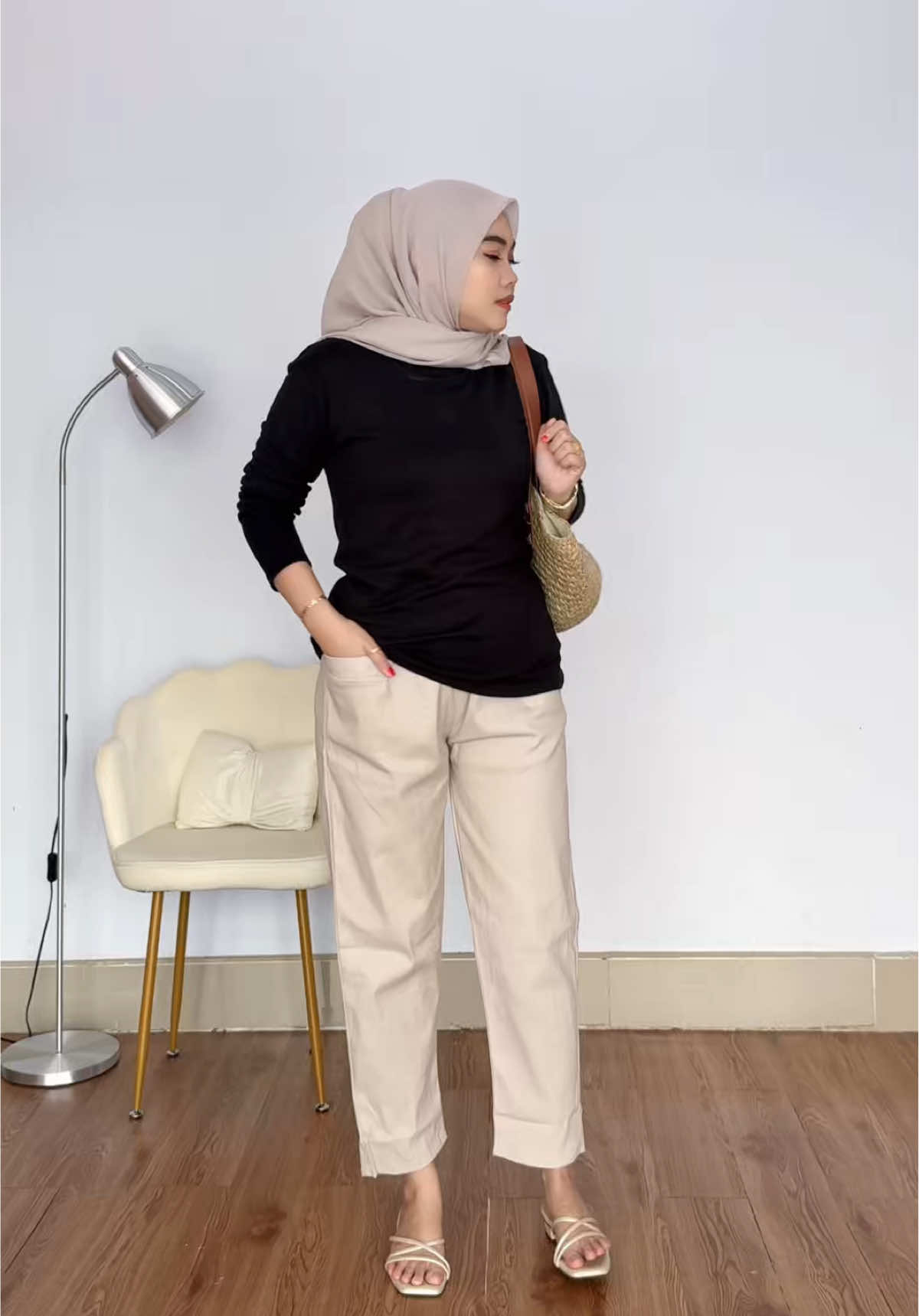 Murah cakep !! Wajib punya sih #celanakatun #OOTD 