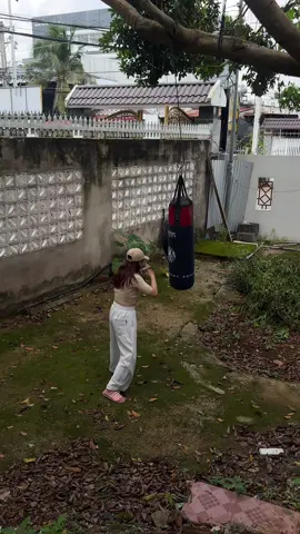 đây là cổ mỗi khi thấy bao cát ^^ #boxing #kickboxing #finessmotivation #fyp 