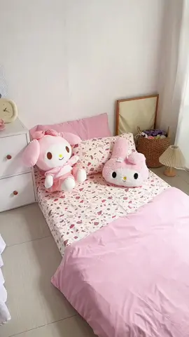 🩷 Terrazzo Bedsheet Set – Rose Quartz Pink Vibes! 🩷 Inspired by My Melody & Hello Kitty aesthetics 🎀 – this Rose Quartz Terrazzo Bedsheet is perfect for a kawaii, soft girl bedroom setup! ✨ Product Highlights: ✔ Made from Makapal & Non-Fade Canadian Cotton ✔ Fully garterized bedsheet + non-slip side garter (fits 3–6 inch Uratex foam) ✔ Cute terrazzo print in soft pink hues – perfect for Pastel Bedroom Vibes ✔ Mix & Match friendly with other pink pillowcases or plushies! 📦 Onhand | Ready to Ship | Limited Stocks Only! 👉 Add to cart now for a dreamy pink room transformation! #TerrazzoBedsheet #RoseQuartzBeddings #HelloKittyInspired #MyMelodyRoom #KawaiiBeddings 