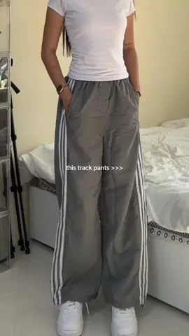 baggy track pants>> #trackpants #pants #outfit #sweatpants #fyp 