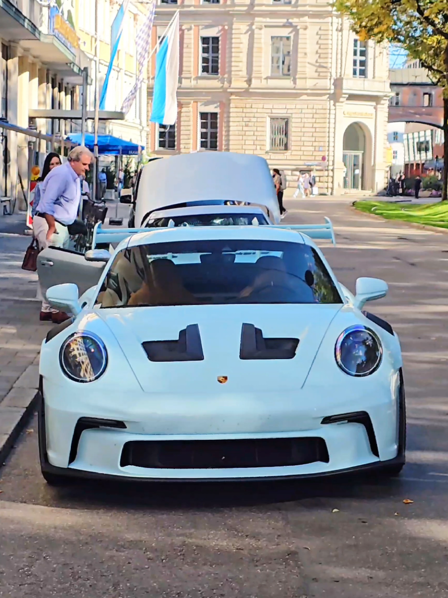 This spec 😮‍💨 #992gt3rs #allblue #porsche #munich #carpsotting @cars_by_ryan @Elias ® @Carspotts.by.Lenny 