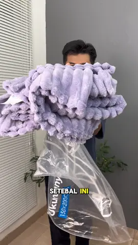 ganti kardus kalian pke selimut ini guys, lembut halus fluffy nyaman #selimut #selimutbulu #selimutbuluhalus #selimutlembut #selimutmurah 