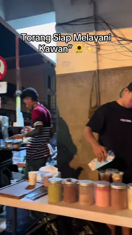 Torang Siap Melayani Kawan” 🌻✨ #ngopiklasik #kotatuamanado #manadoviral #manadopunya🔥 #fypシ 