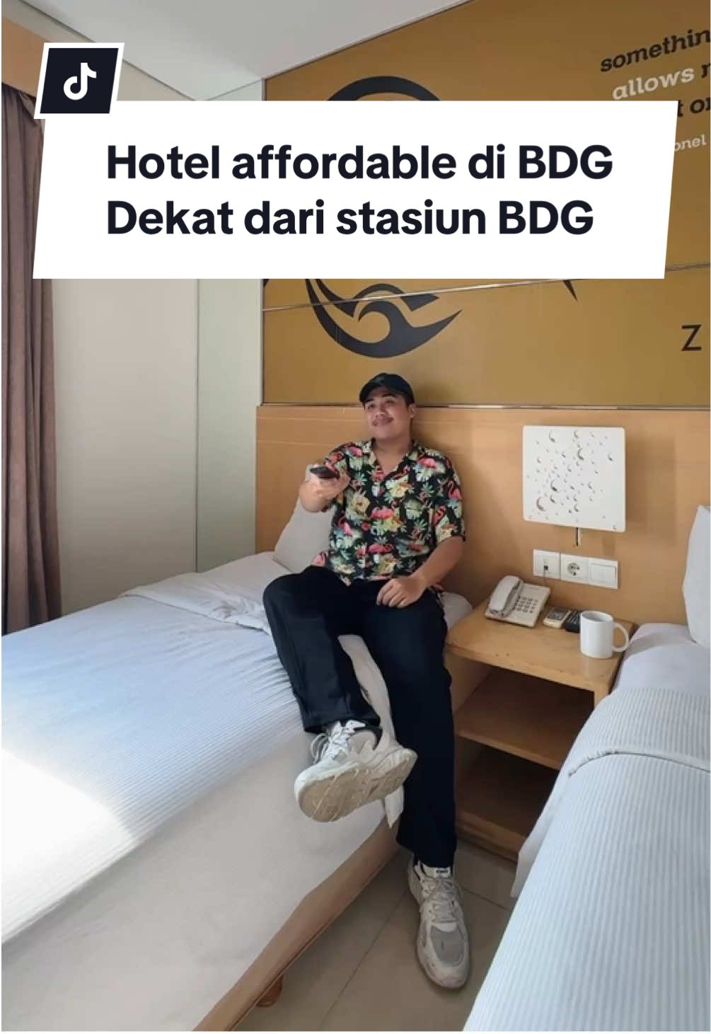 Hotel ini gak jauh dari stasiun bandung, harga nya affordable ada di jalan asia afrika dekat ke pusat kuliner & pusat belanja. 📍Zodiak asia afrika Cara booking nya gampang :  1. Tinggal Klik TAG lokasi hijau yang ada di pojok kiri bawah 2. Pilih tanggal & tipe kamar yang kalian mau 3. Masukkan kode kupon “AGDTTID” biar dapat diskon tambahan 4. Payment & staycation deh😝 #hotelbandung #staycationbandung #visitlevelingseptember #zodiakasiaafrika #nexzodiakasiaafrika #nexentertainment 