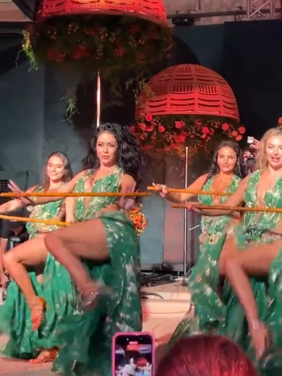 @badra 💚💚 #dance #viraltiktok #fypシ゚viral🖤tiktok #explore #lovely 