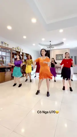 💥Cuối tuần thì mình nhảy nhạc vui! #tranbichnga #côngau70 #dance #xuhuongtiktokn #learnontiktok2025 