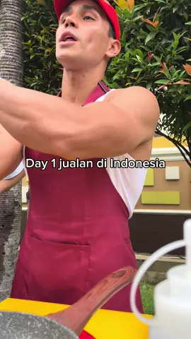 Aku yakin ini hanya oknum kan? #nasilor #bule #bulelokal #makan #sarapan 