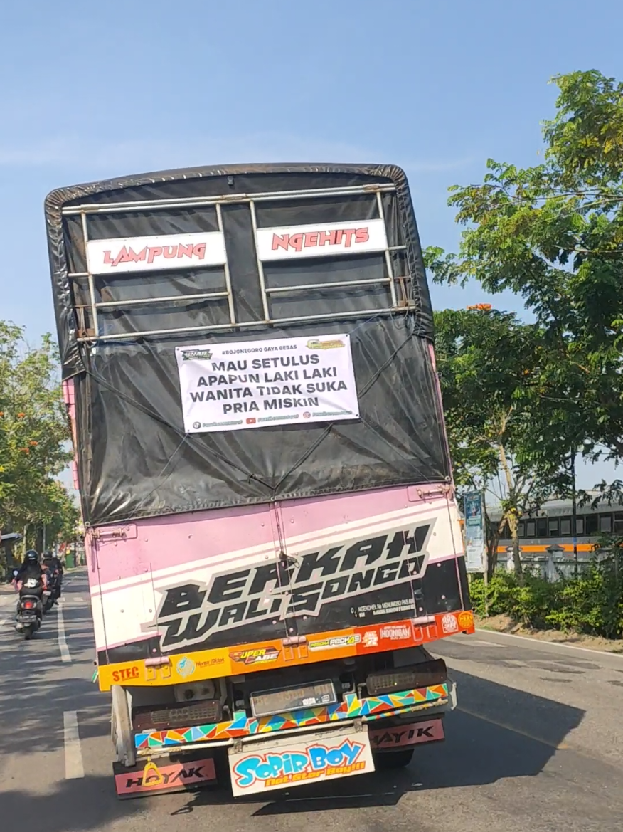 #trukoleng #drivermudapunyacerita #trukstory #truckmaniaindonesia  🎥: @fauzibosenmlarat_4 