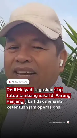 Gubernur Jawa Barat, Dedi Mulyadi, menegaskan kesiapan pemerintah provinsi untuk menutup sementara hingga permanen aktivitas tambang di Parung Panjang, Kabupaten Bogor, jika pengusaha tidak mematuhi aturan yang berlaku. Hal ini disampaikan melalui akun Instagram pribadinya pada Sabtu, (20/9). Ia menyebut petugas kewalahan menghadapi truk-truk yang mengangkut material seperti batu, yang melanggar jam operasional yang ditetapkan pemerintah Kabupaten Bogor. Dedi menekankan, pelanggaran ini berdampak luas bagi masyarakat, menimbulkan stres, konflik sosial, dan mengancam infrastruktur yang baru dibangun. Pemerintah provinsi tidak akan ragu memberikan sanksi tegas kepada pengusaha yang melanggar ketentuan demi keselamatan dan kenyamanan warga. #gubernurjabar #kdm #dedimulyadi #parungpanjangbogor #penutupan 