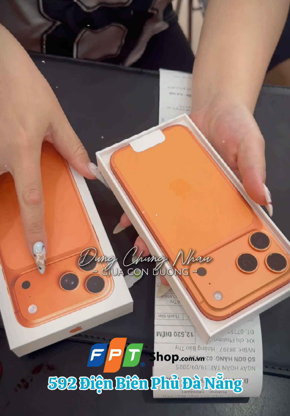 iPhone 17 Pro Max là chiếc flagship mới nhất của Apple, kết hợp thiết kế sang trọng với công nghệ đột phá. Máy sở hữu khung viền titan siêu nhẹ và bền bỉ, màn hình Super Retina XDR kích thước lớn với viền siêu mỏng, cho trải nghiệm xem sống động, sắc nét.  #CapCut #fptshop #unbox #iphone #fyp 