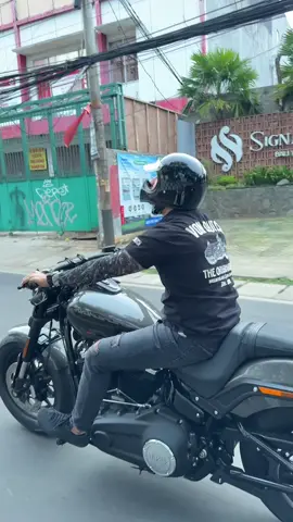 Koblak koblak koblak koblak blarrrr blarrr koblak koblak koblak koblak 😂😂😂😂 #harleydavidson #harleydavidsonindonesia #fatbob114