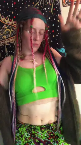 No talking just vibing with fav tracks🕺🏽🕺🏽🕺🏽 #dogahippie #psytrance #dans #fyp #green 