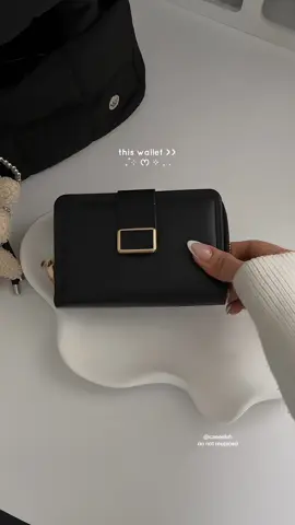 black wallet on top!! 💭🖤💫 #wallet #blackwallet #compactwallet #minimalistwallet #classywallet 