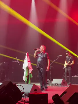 Tant d’années, mais garde une si belle voix !  #mami #chebmami #paris #algerie 