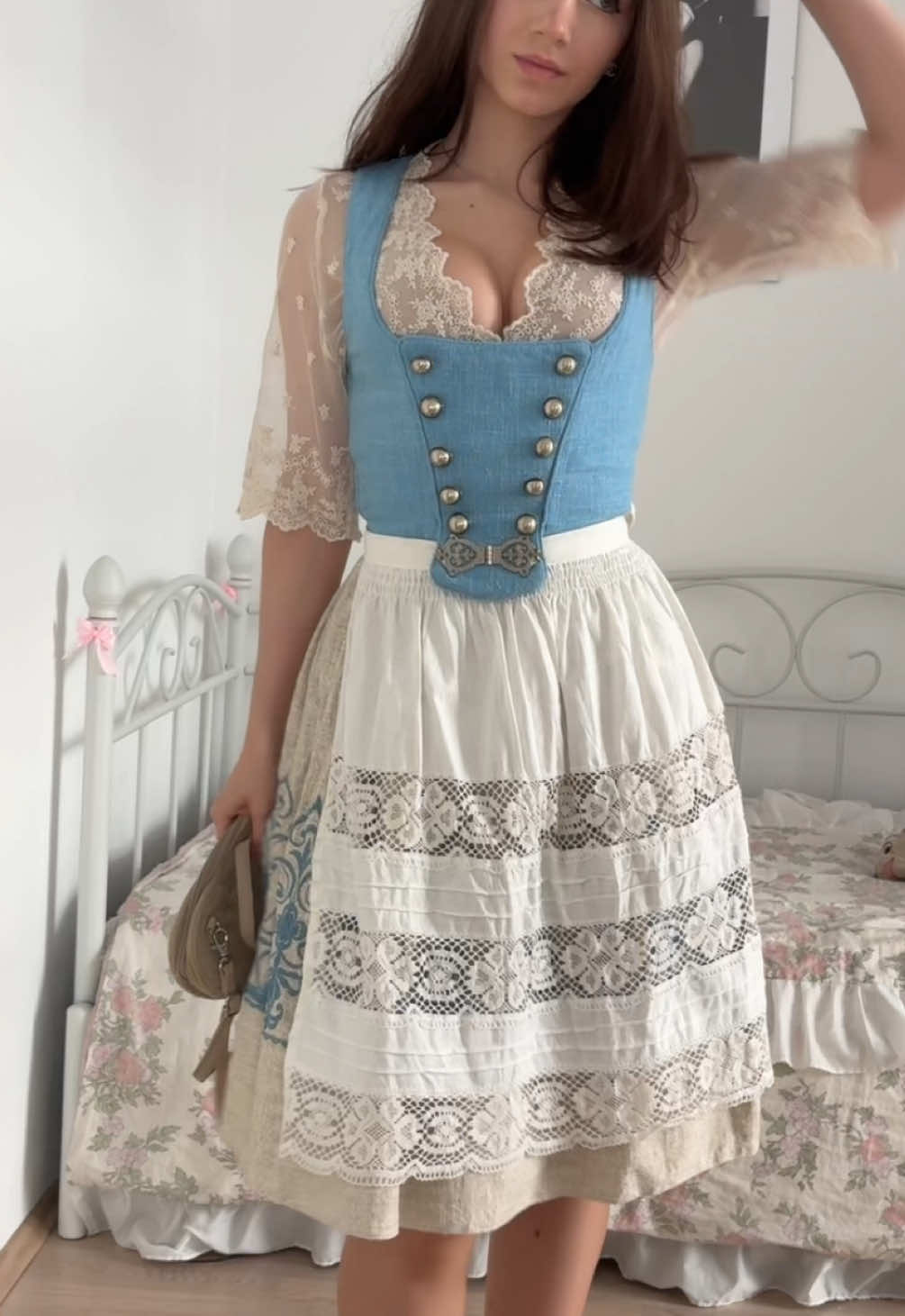 I feel like a princess in it! #oktoberfest #dirndl #traditional #outfit #vintage 