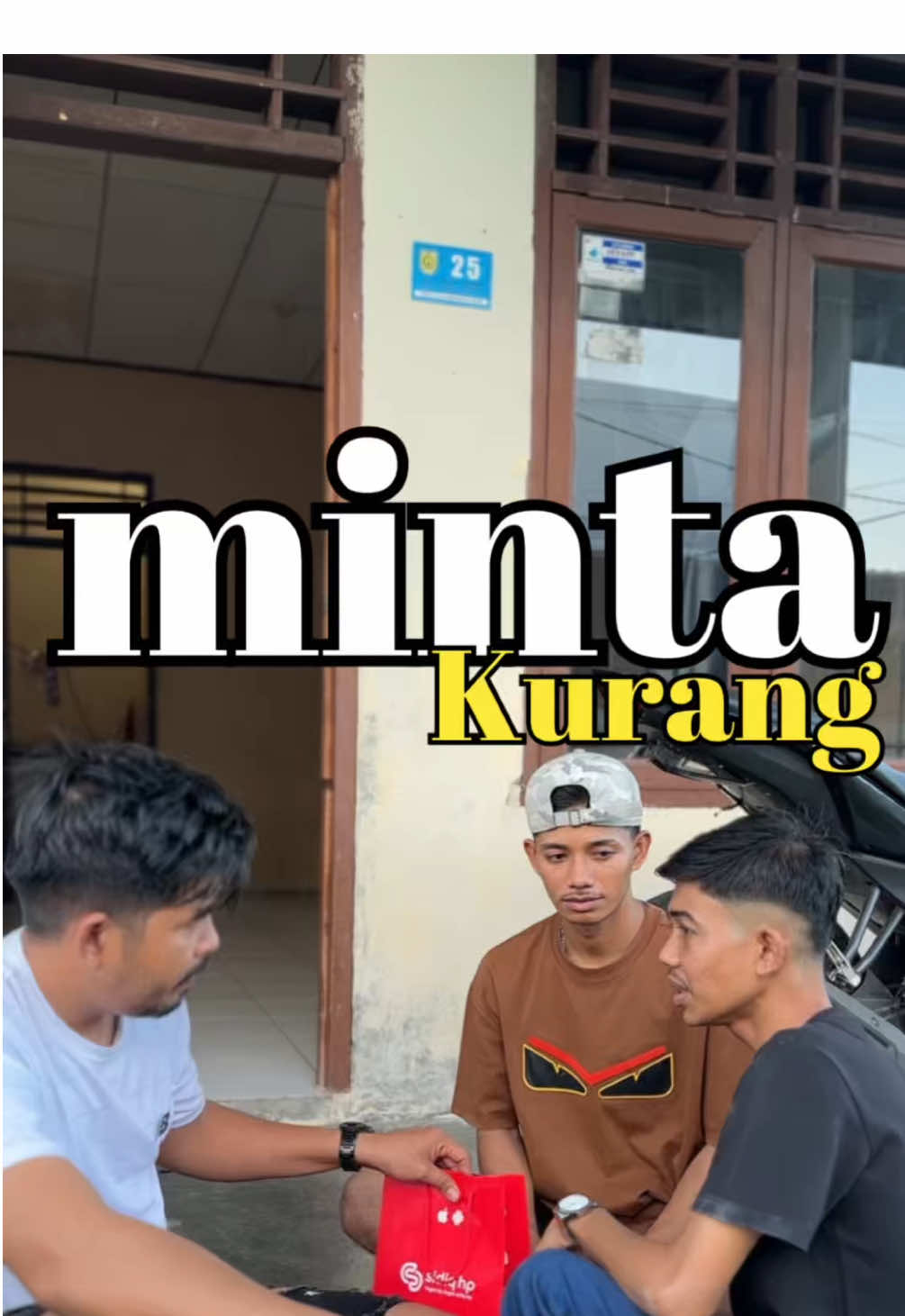 Kelakuan sidin🤣 @SIDIQ_HP @kun_malik_96 @bgdin46 
