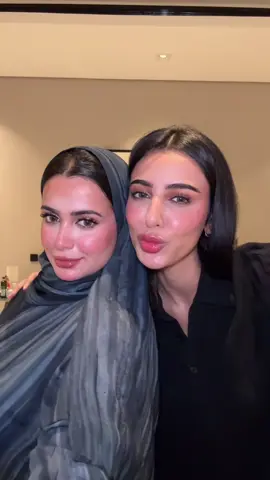 👯‍♀️🤍
