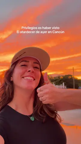 De los mejores atardeceres que he visto en Cancún 🥹 alguien más lo vio? #cancun #atardecer #sunset #cielo #mexico 