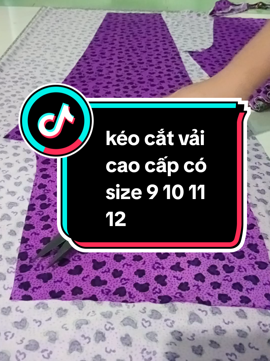 Công thức quần nhà em là 4 thân bằng nhau còn kéo em đang cắt là kéo jiajian chị em tham khảo nha  #thoitrang #đoboxinh #Đobo #phulieumaymac #aodaivietnam 