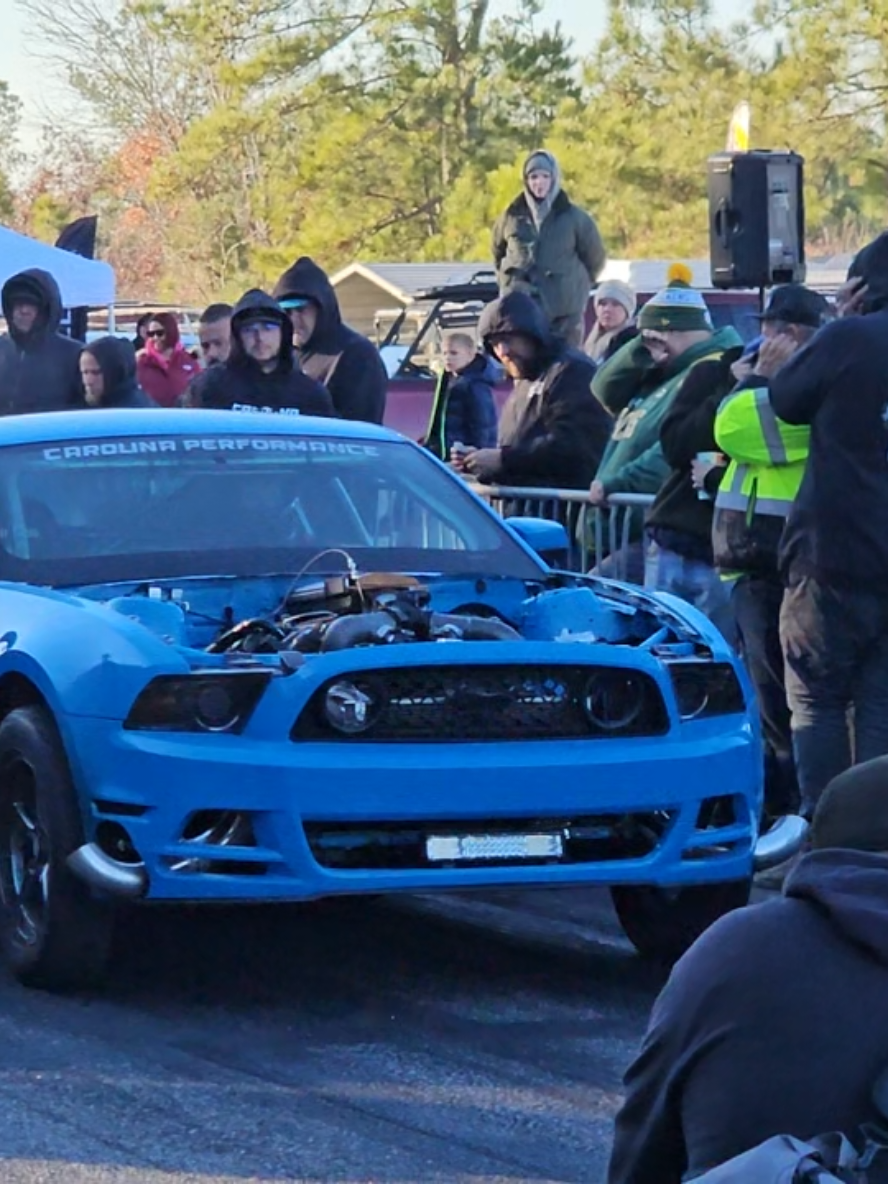 Grabber blue Turbo Mustang all Ford power laying down a pass #grabber #blue #mustang #coyote #turbocar 