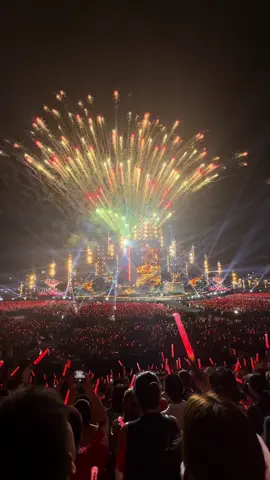 Năm nay được ngắm pháo hoa rất nhiều tại các concert… Đúng là văn hóa soi đường cho quốc dân đi ạ… concert nào cũng sáng ơi là sáng 💋💋💋 #vfest  #vietnamtoday  #20092025  #vtv 