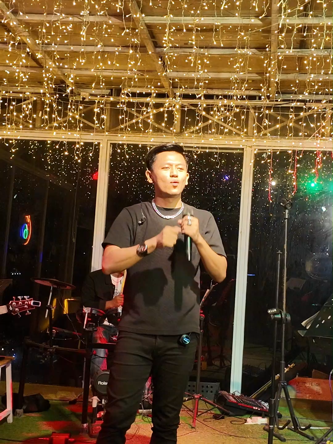 19.9.2025) TGIF Friday Night လေးမှာ 360 Rooftop Bar ကိုလာရောက်ဖျော်ဖြေပေးသွားသော Guest Singer Chu Nwe နဲ့ Phyo Htet Ko တို့အပြင်လာရောက်အားပေးကြတဲ့ Customer တစ်ဦးတစ်ယောက်ချင်းစီတိုင်းကို ကျွန်တော်တို့ 360 Delight Lounge & Entertainment မှကျေးဇူးအထူးတင်ရှိပါတယ်ခင်ဗျာ🙏🙏🙏 #360delightloungeandentertainment #phyohtetko #ChuNwe #naypyitawbar