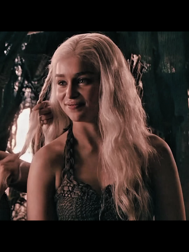 she's so beautiful  #emiliaclarke #daenerystargaryen #gameofthrones #2016 #aesthetic 