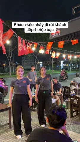 Nhân viên nhiệt tình ri mà còn không ghé thì hơi … #nhauchill #netnhauxuyendem #tiktokdance #dancetrend #nhaubinhdan #xuhuong #fypシ゚ 