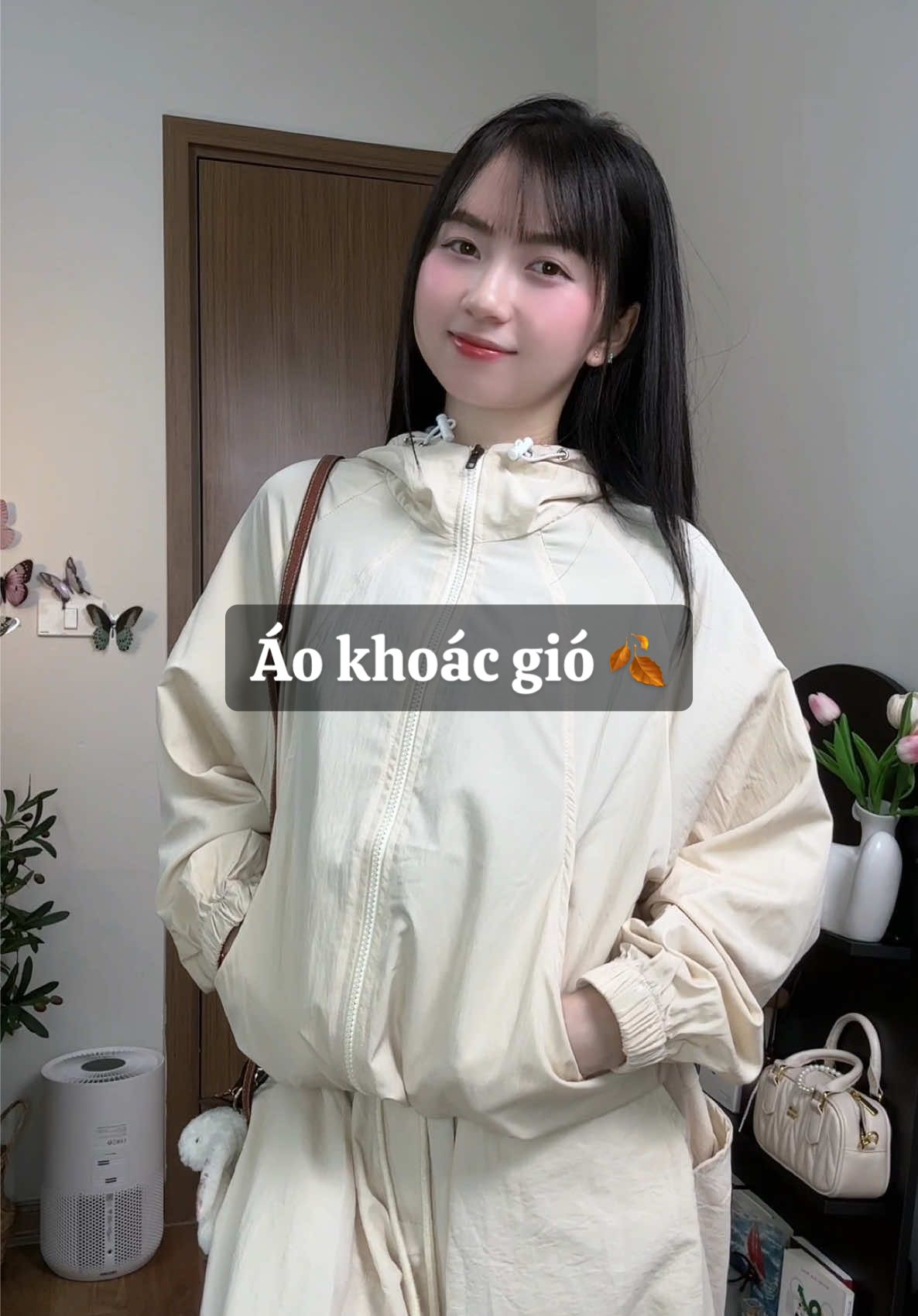 Vải gió nhăn mềm mịn thoáng mát, cản gió cản bụi siu tốt nha 🍂✨ #xuhuong #aokhoac #aokhoacgio #review #meozbasic 