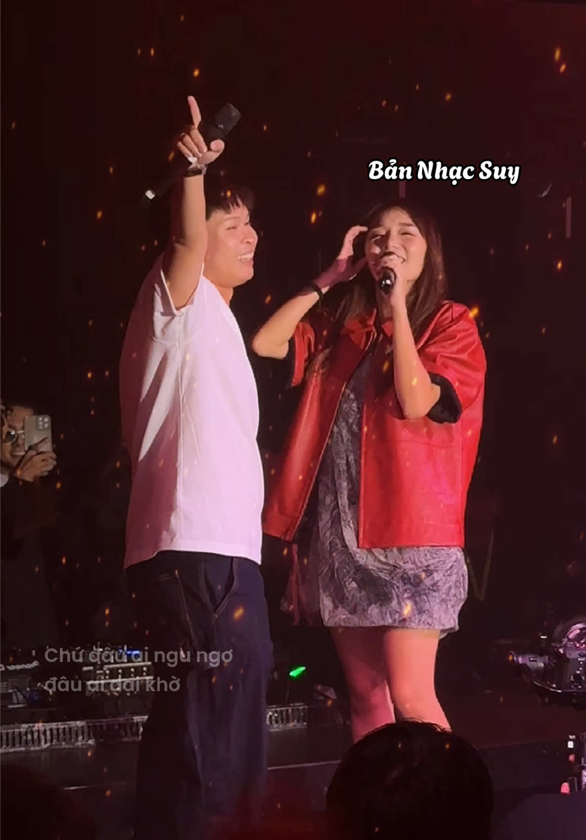 Ngần ấy năm sao đôi mắt vẫn chưa thấu… “We Don’t Know Everything - Seachains x Dan Tran” #wedontknoweverything #seachains #dantran #BanNhacSuy #xh 