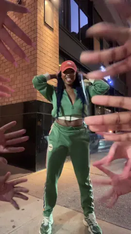 We wanted to try 🙂‍↕️🤩 NYC ofc 🗽 . . 💃🕺🏾:  @Angelo Guo @Shy 🥰 @Mr✰JOJO🦅 @Sunmi Kim  . Dc: @QUINCY 🕺🏾 🔥 @Nazaofficiel  #ndombolo #afrocongo #seben #congolaise #congolaise🇨🇩🇨🇬 