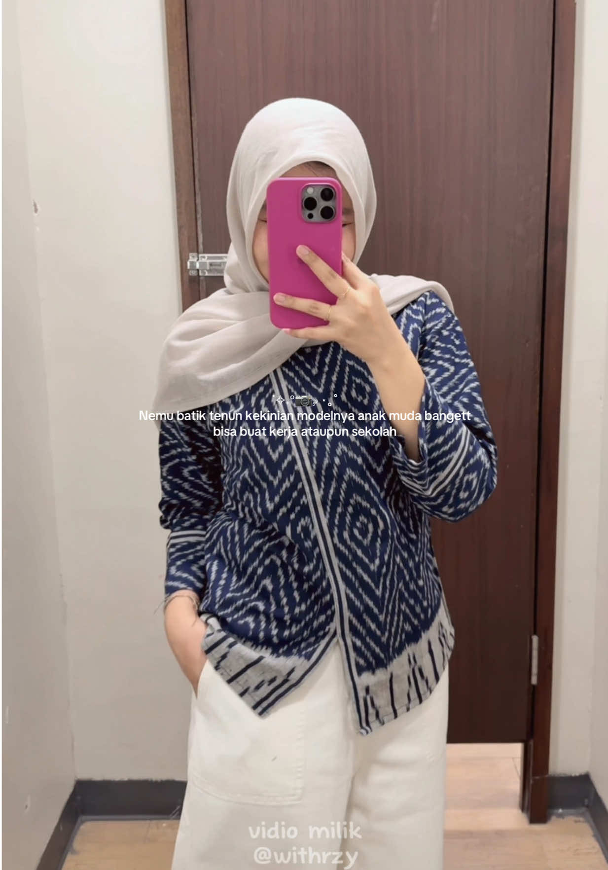 Akhirnya blouse batik tenun aku datengg, happyy #batikkekinian #batikwanita #atasanbatik #fyp 