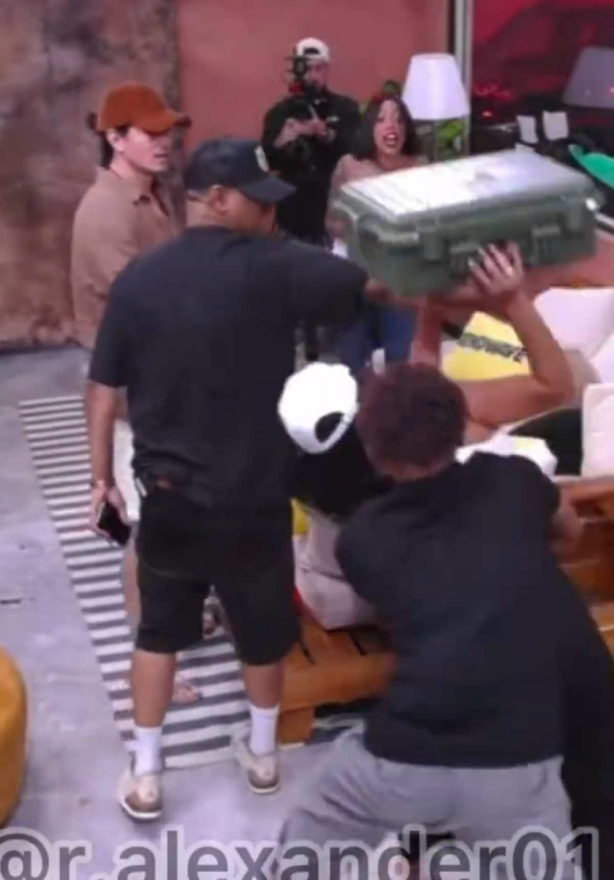 El peor Personaje de la CASA DE ALOFOKE!! Chupamela 🤢🤮#alofoke #humor #republicadominicana @Matias Alofoke 