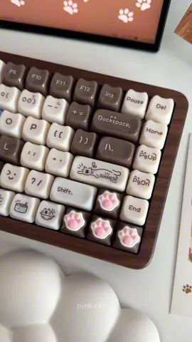 cute kittens themed keycaps 🐱🤎 link in bio 🪵 #keyboard #keyboardasmr #typing #keycaps #typingasmr 