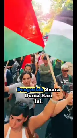 Gelombang aksi mendukung Palestina mengguncang dunia. Dari Turki, Inggris, Jerman, Paris, hingga Asia, rakyat turun ke jalan menuntut kebebasan Palestina. Inilah solidaritas kemanusiaan yang tak bisa dibungkam. Suara rakyat adalah suara langit—Free Palestine! #FreePalestine #SuaraLangit #SaveGaza #SolidaritasDunia #FYP