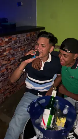 La nueva generación de pokis y sus vallenatos se la deja en manos del gordo 💪🙌