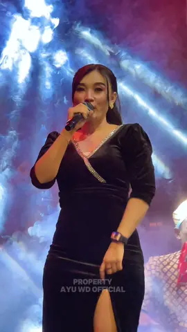 @Ayu WD Masih kurang apa semene sayange… @AJUDAN AYUWD 