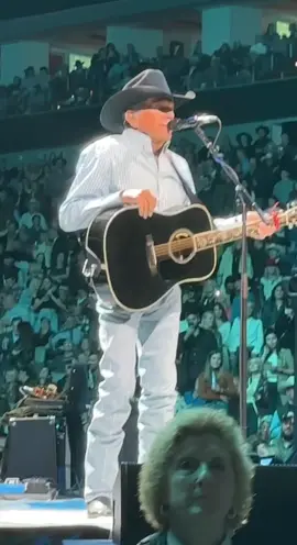 Braxton Keith’s cover to this song is good, but nothing beats hearing it live from the King himeself!❤️ #georgestrait 