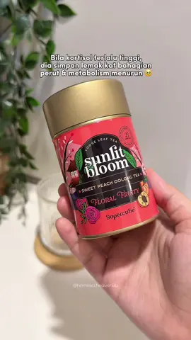 Selama ni duk ingat pemakanan je punca muncittt, rupanya bila hormon stress (kortisol) tinggi pun salah satu sebab b33rat taknak ⬇️   Kita ni mak2 biasa la selalu stress, makan tak teratur. Semua tu boleh trigger kortisol naik 🥹 Oolong tea ni mmg sangat bagus utk turunkan kortisol, stabilkan hormon, relaxkan diri 🫶🏻 p/s : rasa tea ok je, tak tawar tak payau #oolongtea #peachoolongtea #supercube 