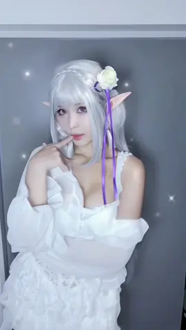 My favorite dance 🥹✨ #rezero #emilia #cosplay #japan #latinostiktok 