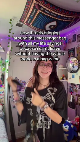 IDC IF IT HURTS I NEED TO BRING MY BAG EVERYWHERE!! #bag #messengerbag #tadc #itsjustails 
