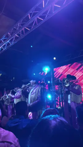 @Banda Machos. #bandamcho #viraltiktok #viral_video #baile #parati 