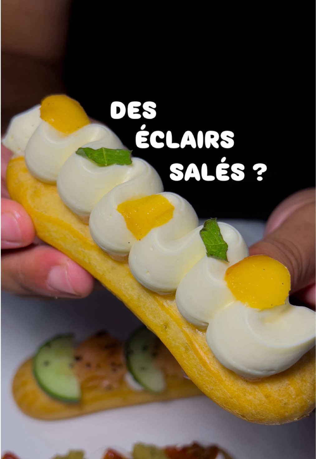 On a testé @Donatien Maître Eclair à Strasbourg et ça a été plutôt une bonne surprise !  Les recettes sont bien travaillées et leur particularité c’est qu’ils proposent des éclairs salés ! (Végé 🤭) 📍111 Grand’Rue, 67000 Strasbourg  #halal #food #womogr #strasbourg