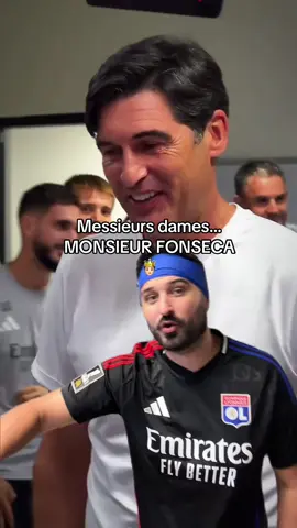 C’est peut etre lui la meilleure recrue sous ce fils de textor. Un coach avec une philosophie de jeu. Un pass and go de qualité et la vocation a sublimé des joueurs ainsi qu’a aussi donner la chance aux jeunes. L’olympique Lyonnais n’a pas fait beaucoup de bonne pioche niveau coach sir ces dernieres années mais lui vraiment #footballtiktok #ligue1 #apprendresurtiktok #lyon #sportstiktok 
