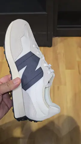 ✨ New Balance Classic – Clean White & Navy Style 👟💯 #NewBalance #ClassicStyle #SneakerTok #EverydayKicks 