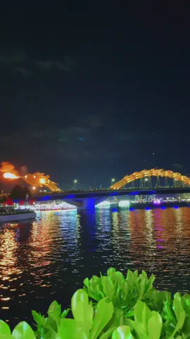 Lâu lắm rồi mới xem cầu Rồng phun lửa #đà_nẵng #dulich #xuhuongtiktok #caurongdanang  @CHILLY  @Đà Nẵg đáng sống🥰  @Đà Nẵg đáng sống🥰 